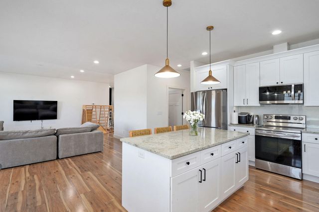 224 W Cinton St Street, Rogersville, MO 65742