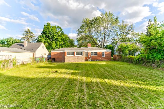 32142 CAMBRIDGE Street, Garden City, MI 48135