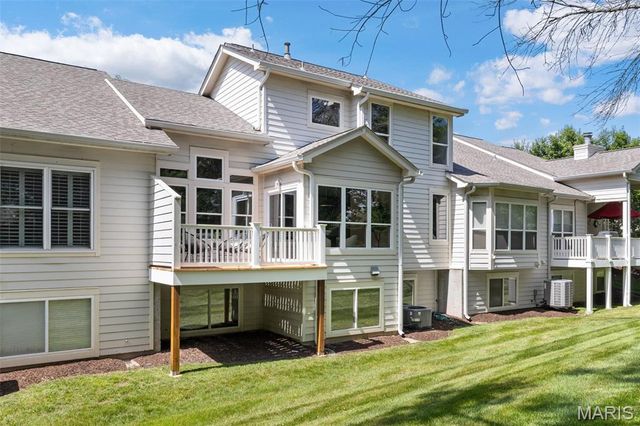 16816 Chesterfield Bluffs Circle, Chesterfield, MO 63005