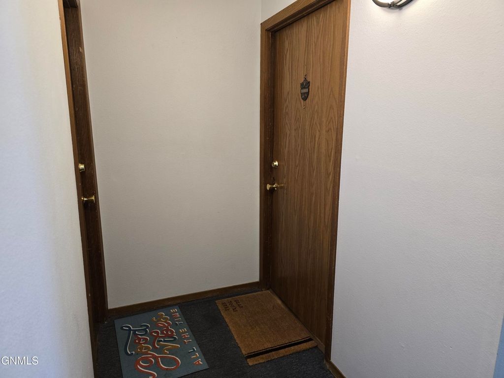 1112 Portland Drive, Bismarck, ND 58504 photo 12