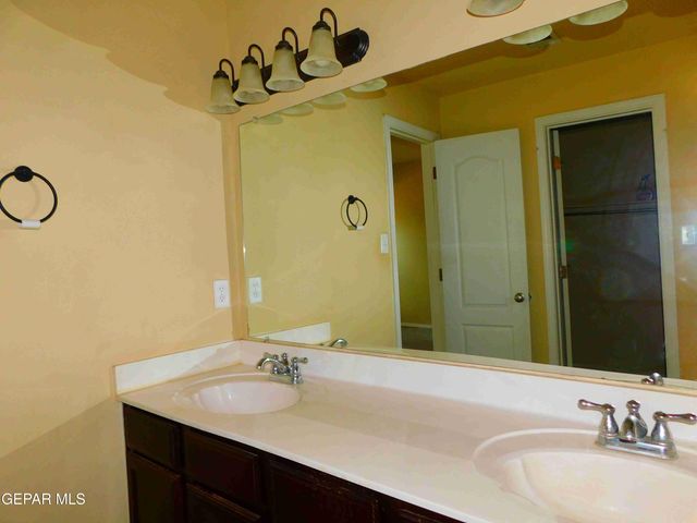 11233 RED BARREL Place, El Paso, TX 79934