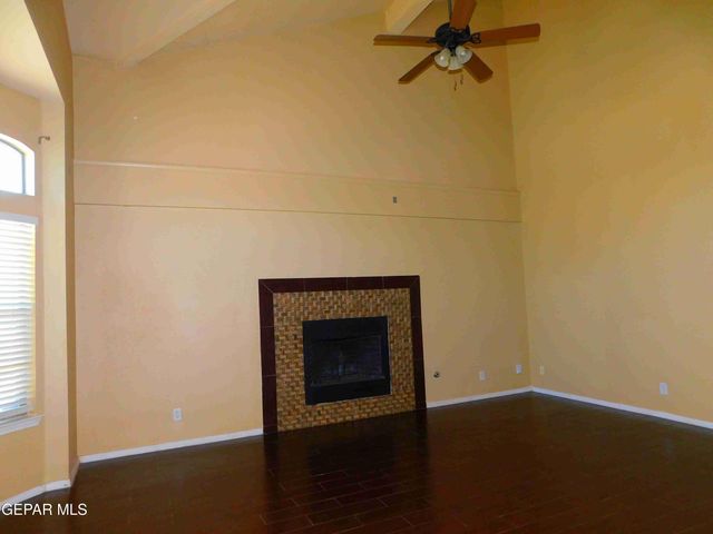 11233 RED BARREL Place, El Paso, TX 79934
