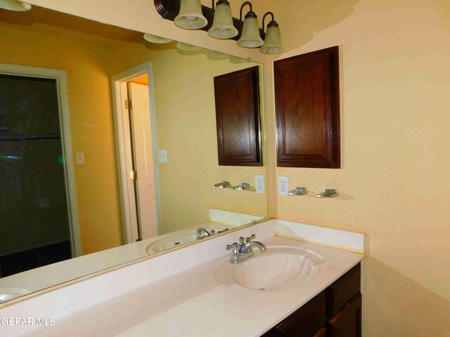 11233 RED BARREL Place, El Paso, TX 79934