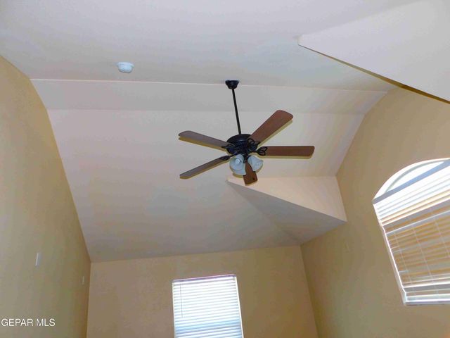 11233 RED BARREL Place, El Paso, TX 79934