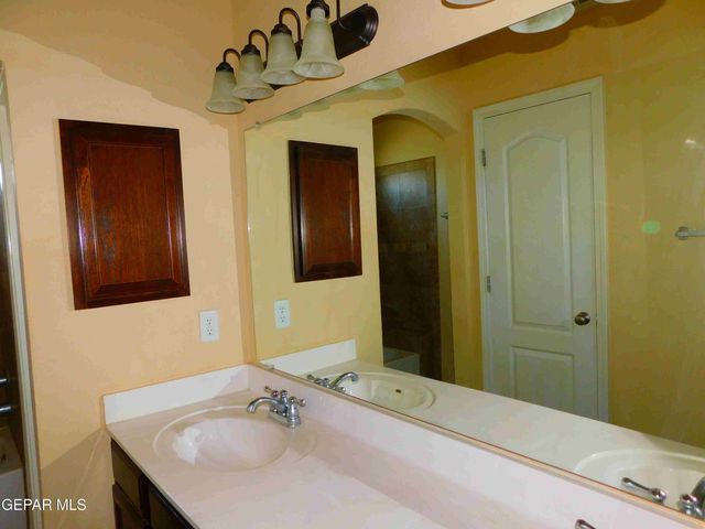 11233 RED BARREL Place, El Paso, TX 79934
