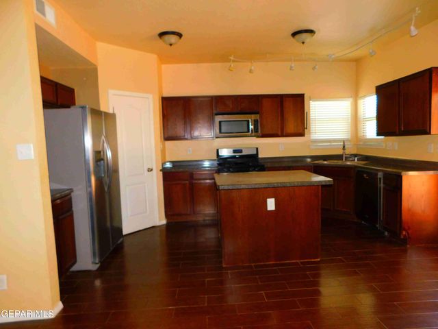 11233 RED BARREL Place, El Paso, TX 79934