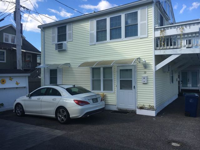 19-21 Kentville Terrace, Hampton, NH 03842