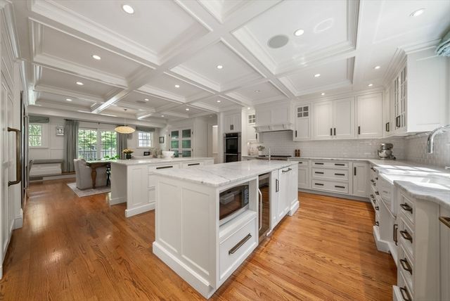 25 Kenilworth Road, Wellesley, MA 02482