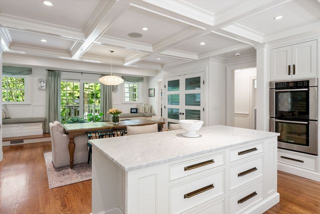 25 Kenilworth Road, Wellesley, MA 02482