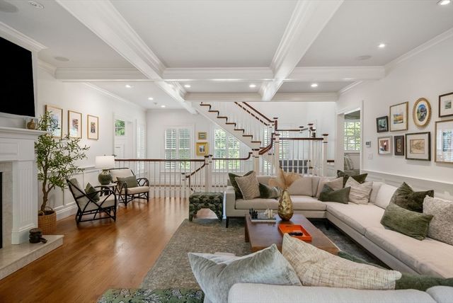 25 Kenilworth Road, Wellesley, MA 02482