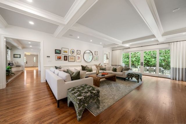 25 Kenilworth Road, Wellesley, MA 02482