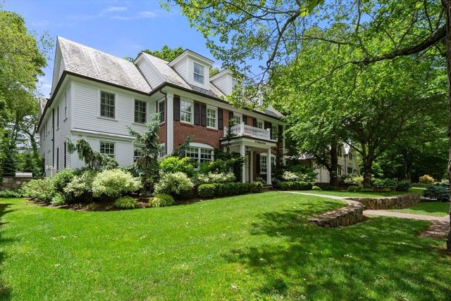 25 Kenilworth Road, Wellesley, MA 02482