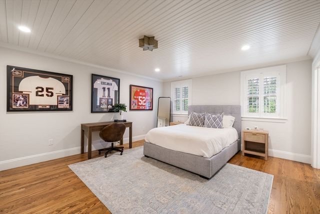 25 Kenilworth Road, Wellesley, MA 02482