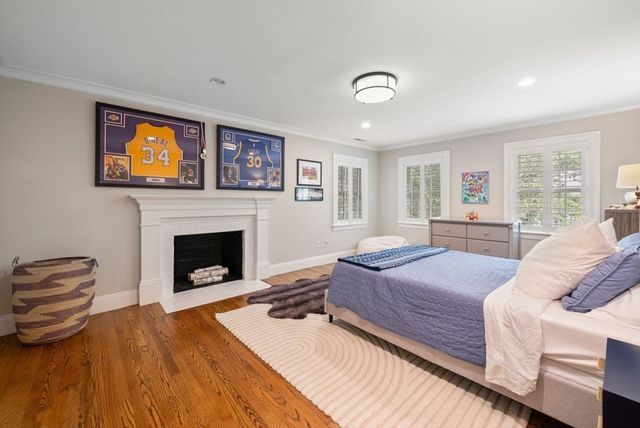 25 Kenilworth Road, Wellesley, MA 02482