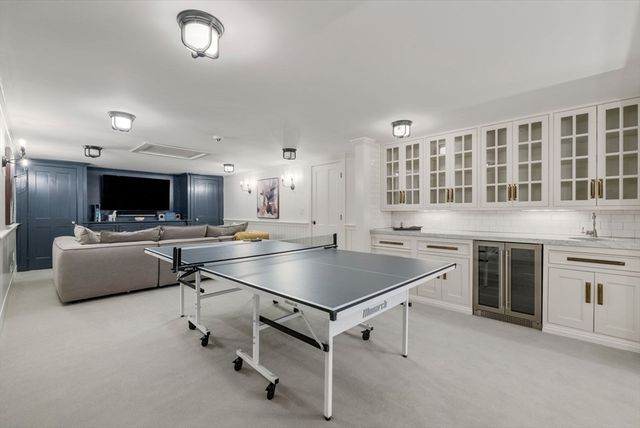 25 Kenilworth Road, Wellesley, MA 02482