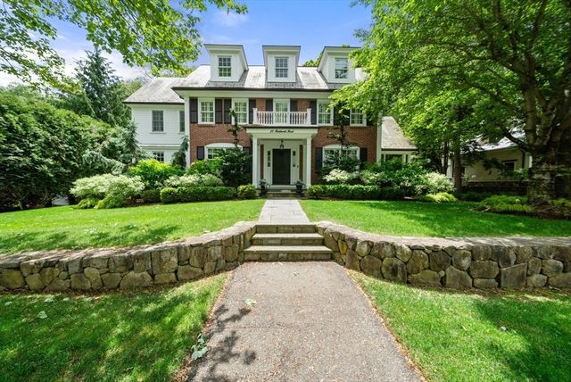 25 Kenilworth Road, Wellesley, MA 02482