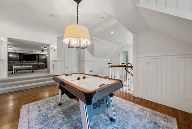 25 Kenilworth Road, Wellesley, MA 02482