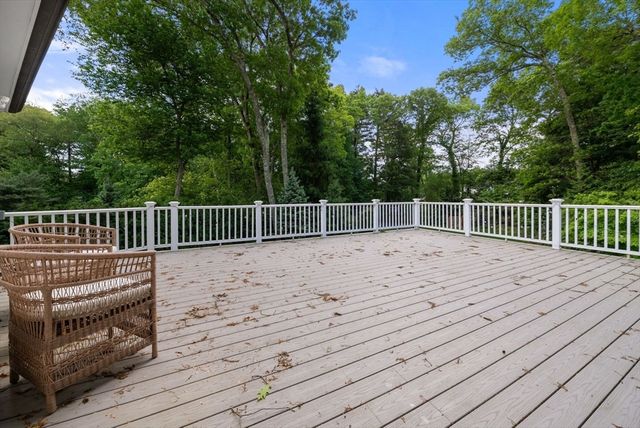 25 Kenilworth Road, Wellesley, MA 02482