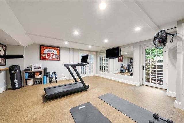 25 Kenilworth Road, Wellesley, MA 02482