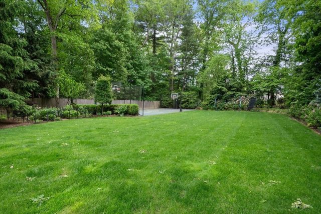 25 Kenilworth Road, Wellesley, MA 02482