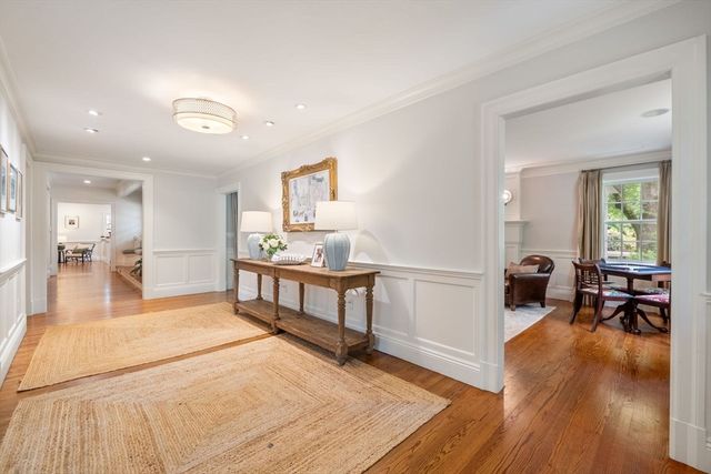 25 Kenilworth Road, Wellesley, MA 02482