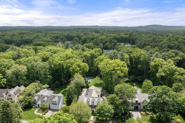 25 Kenilworth Road, Wellesley, MA 02482