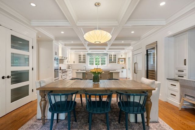 25 Kenilworth Road, Wellesley, MA 02482