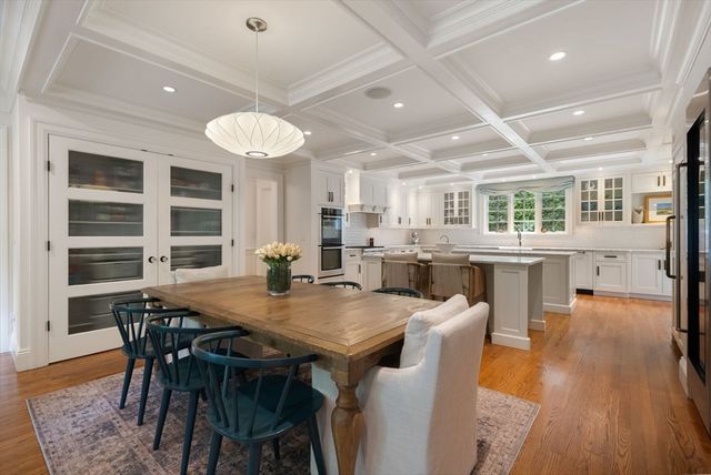 25 Kenilworth Road, Wellesley, MA 02482
