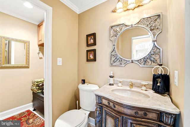 304 CHESAPEAKE DR, Great Falls, VA 22066
