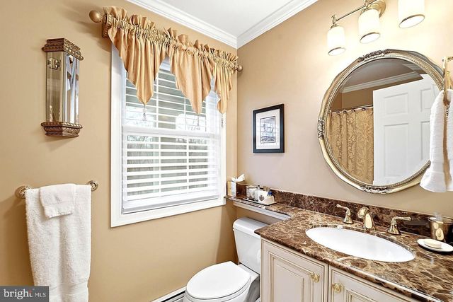 304 CHESAPEAKE DR, Great Falls, VA 22066