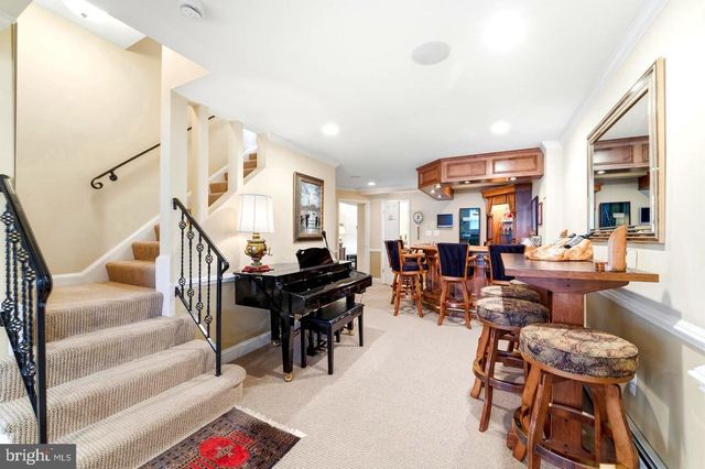304 CHESAPEAKE DR, Great Falls, VA 22066