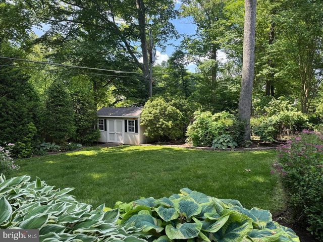 304 CHESAPEAKE DR, Great Falls, VA 22066