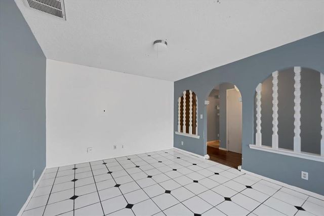 1111 Lincoln, Norman, OK 73072