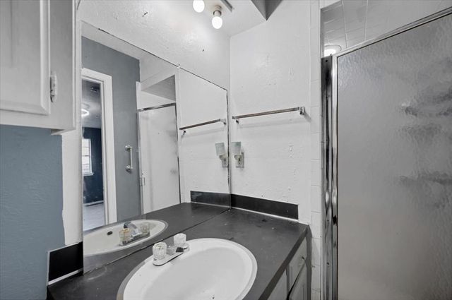 1111 Lincoln, Norman, OK 73072