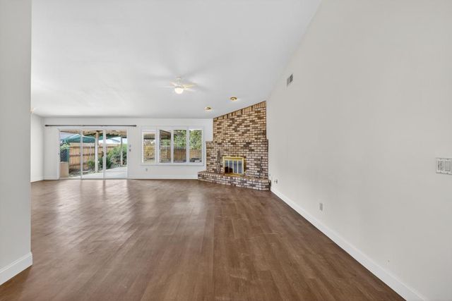 1628 Buena Vista Dr, Yuba City, CA 95993