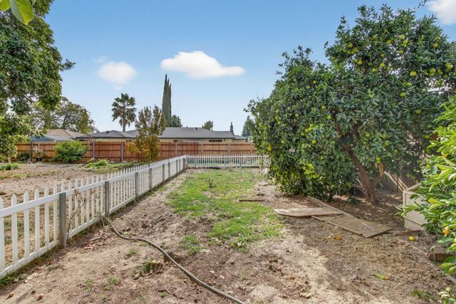 1628 Buena Vista Dr, Yuba City, CA 95993