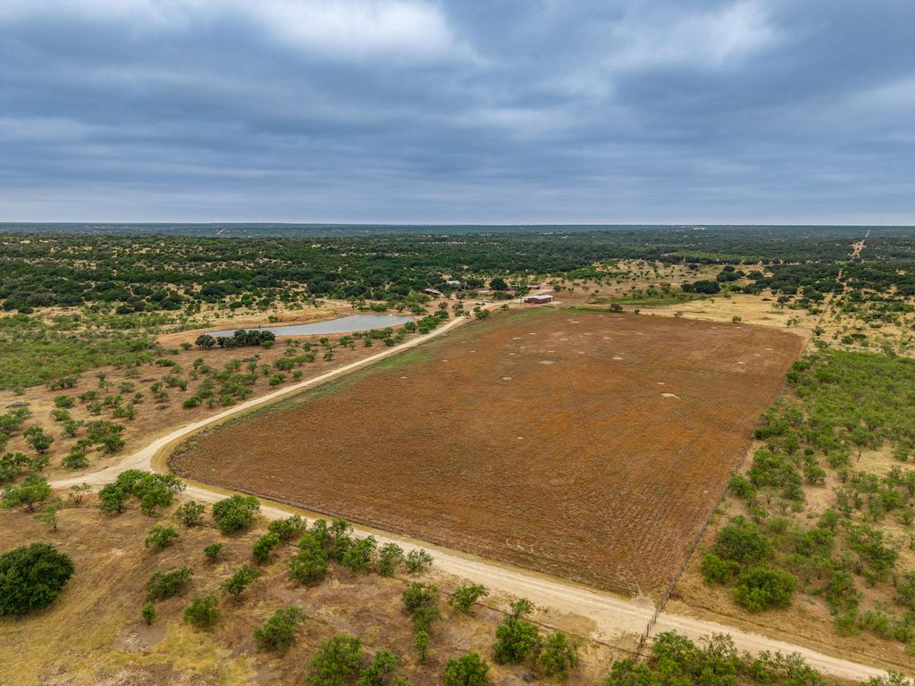 Image 1 of property listing at 1330 Private Rd 3337, Sonora, TX 76950