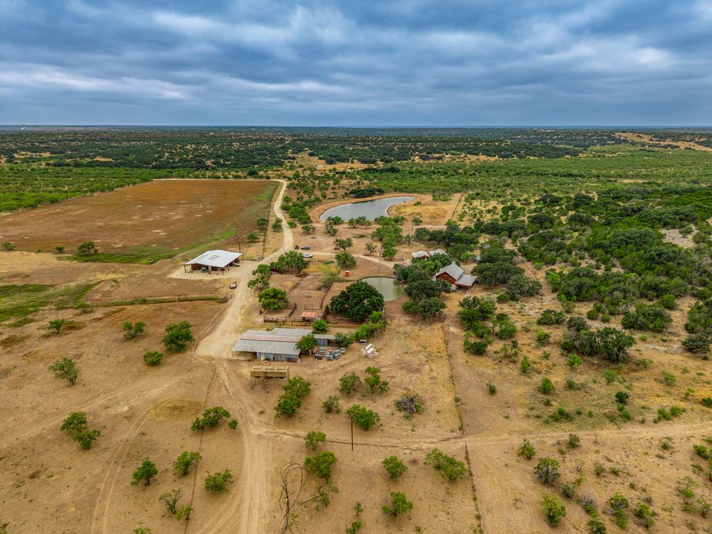 Image 107 of property listing at 1330 Private Rd 3337, Sonora, TX 76950