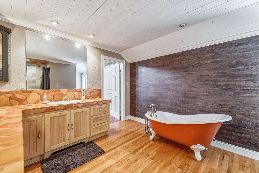 Image 16 of property listing at 1330 Private Rd 3337, Sonora, TX 76950