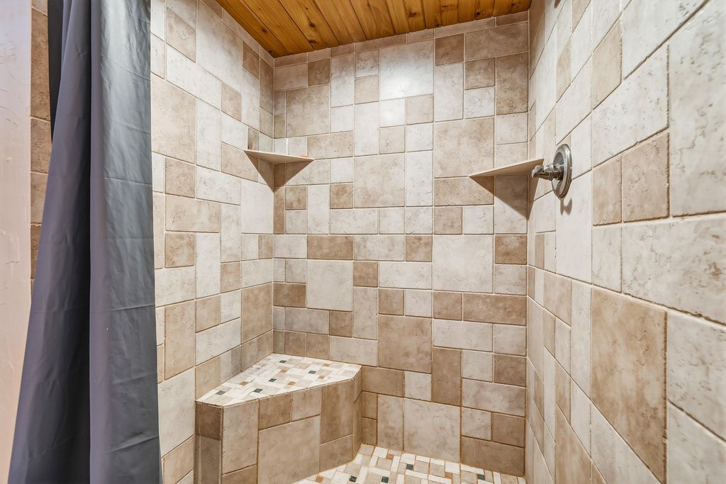 Image 18 of property listing at 1330 Private Rd 3337, Sonora, TX 76950