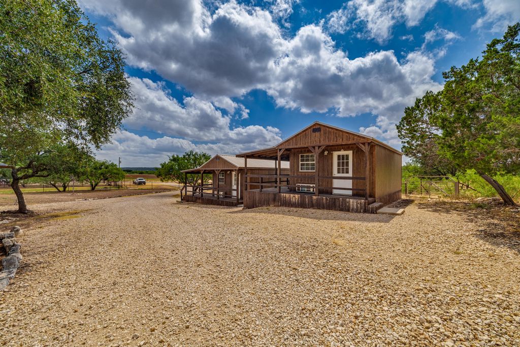 Image 24 of property listing at 1330 Private Rd 3337, Sonora, TX 76950