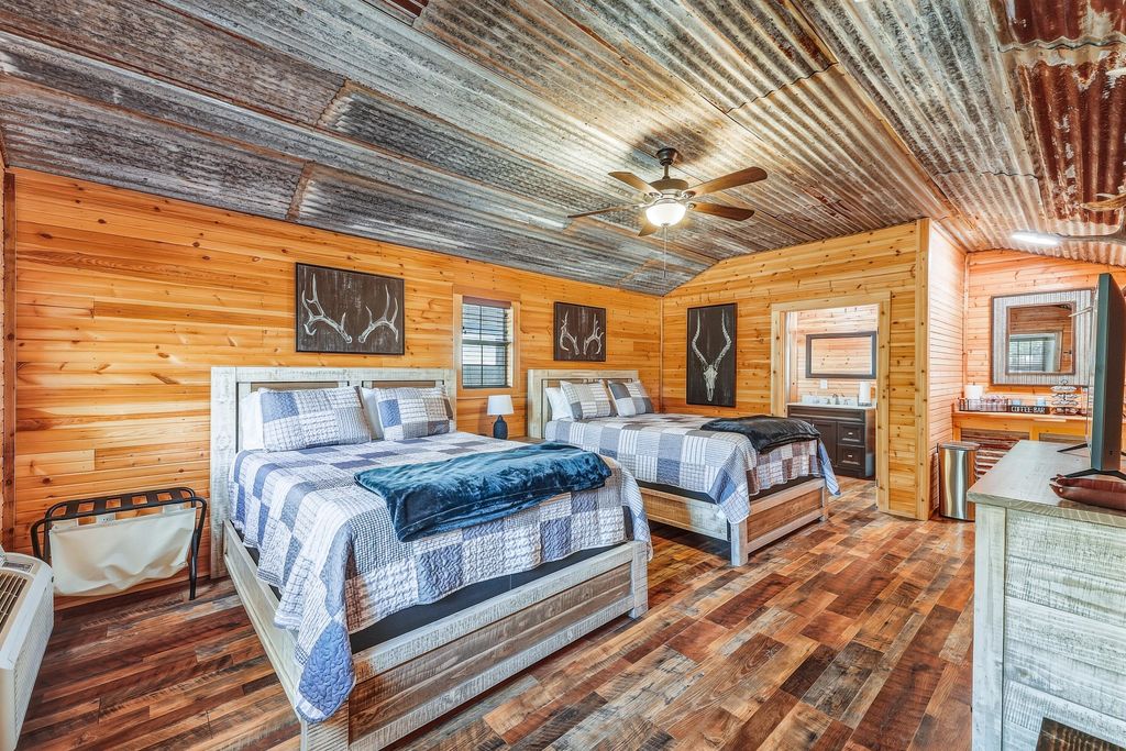 Image 25 of property listing at 1330 Private Rd 3337, Sonora, TX 76950