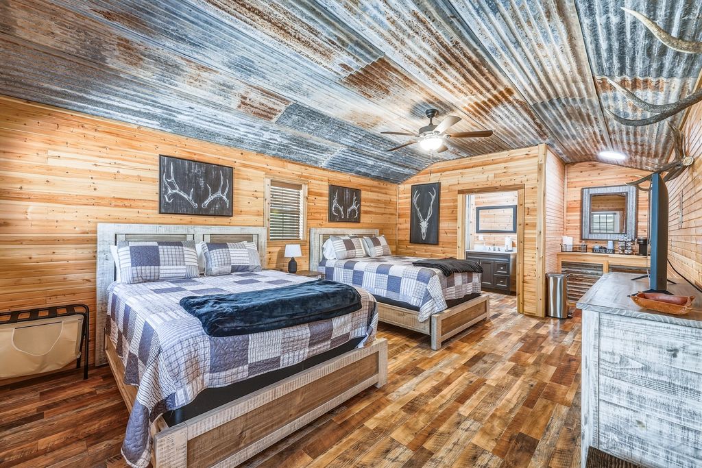 Image 29 of property listing at 1330 Private Rd 3337, Sonora, TX 76950