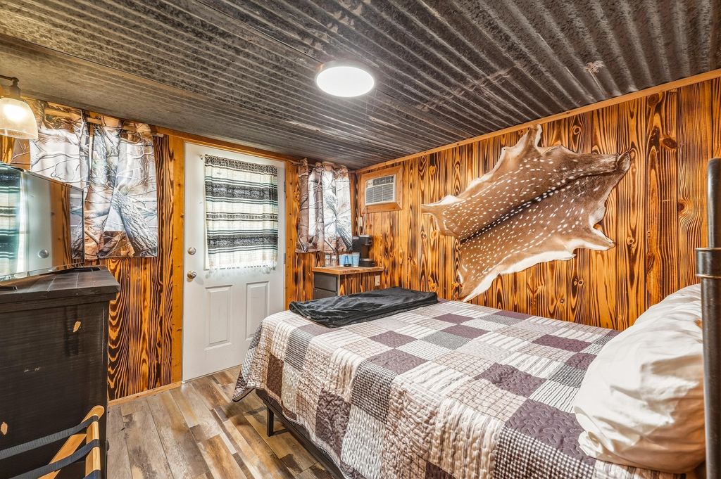 Image 34 of property listing at 1330 Private Rd 3337, Sonora, TX 76950