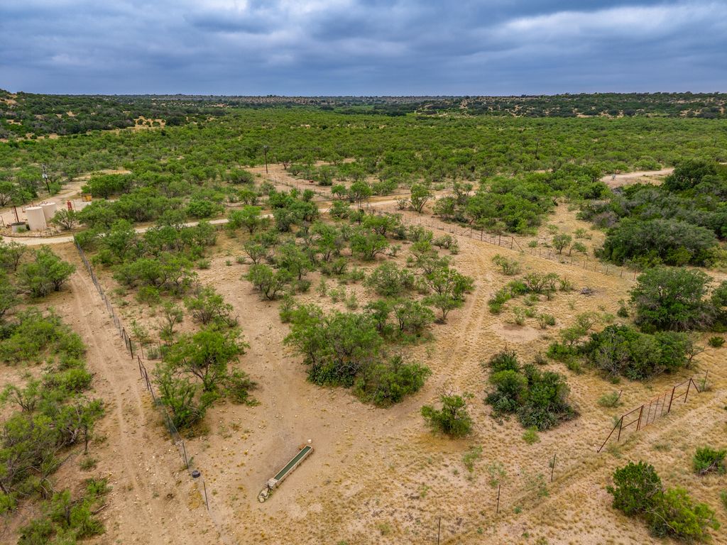 Image 40 of property listing at 1330 Private Rd 3337, Sonora, TX 76950