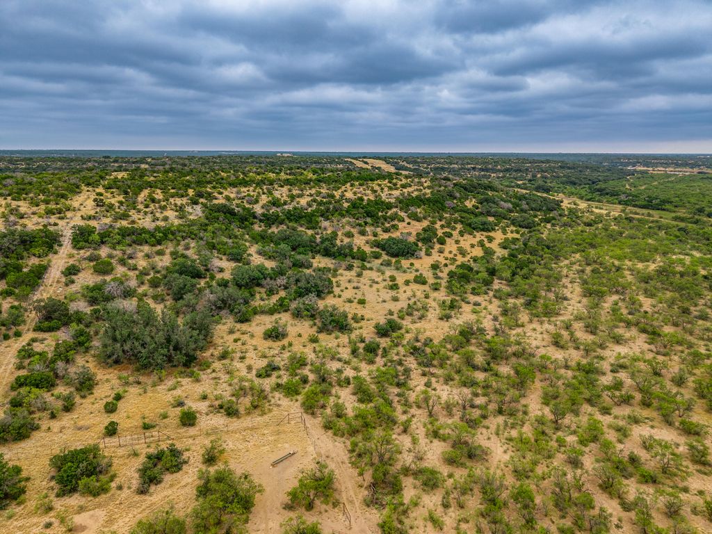 Image 46 of property listing at 1330 Private Rd 3337, Sonora, TX 76950
