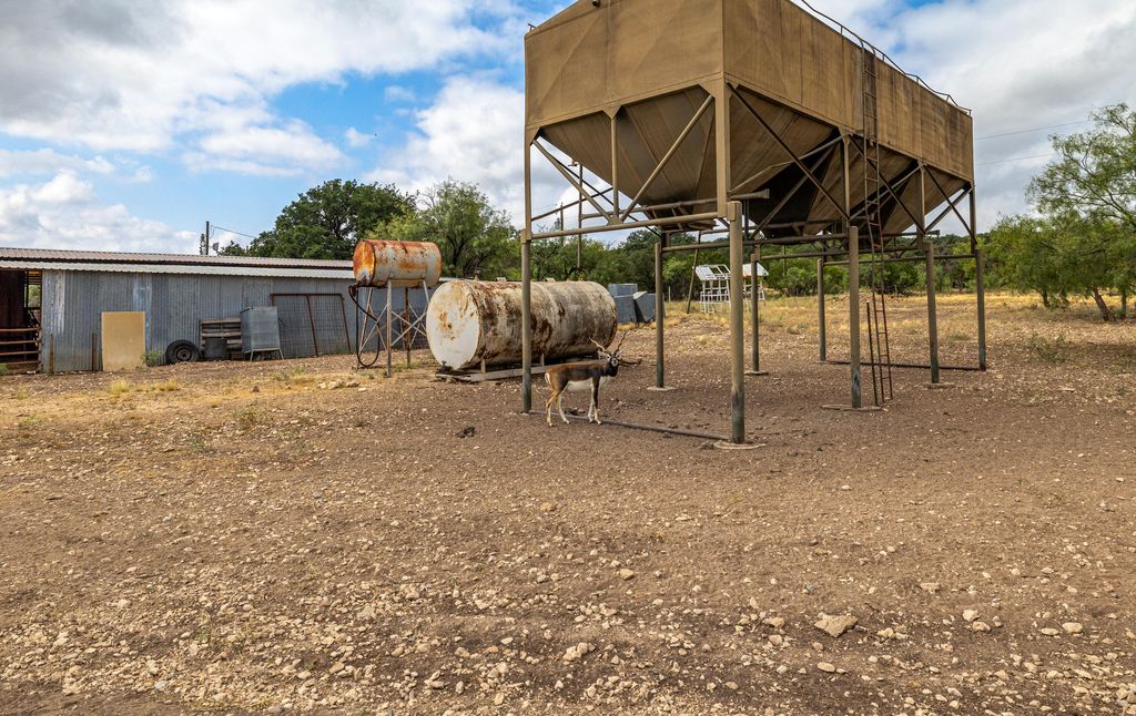 Image 86 of property listing at 1330 Private Rd 3337, Sonora, TX 76950