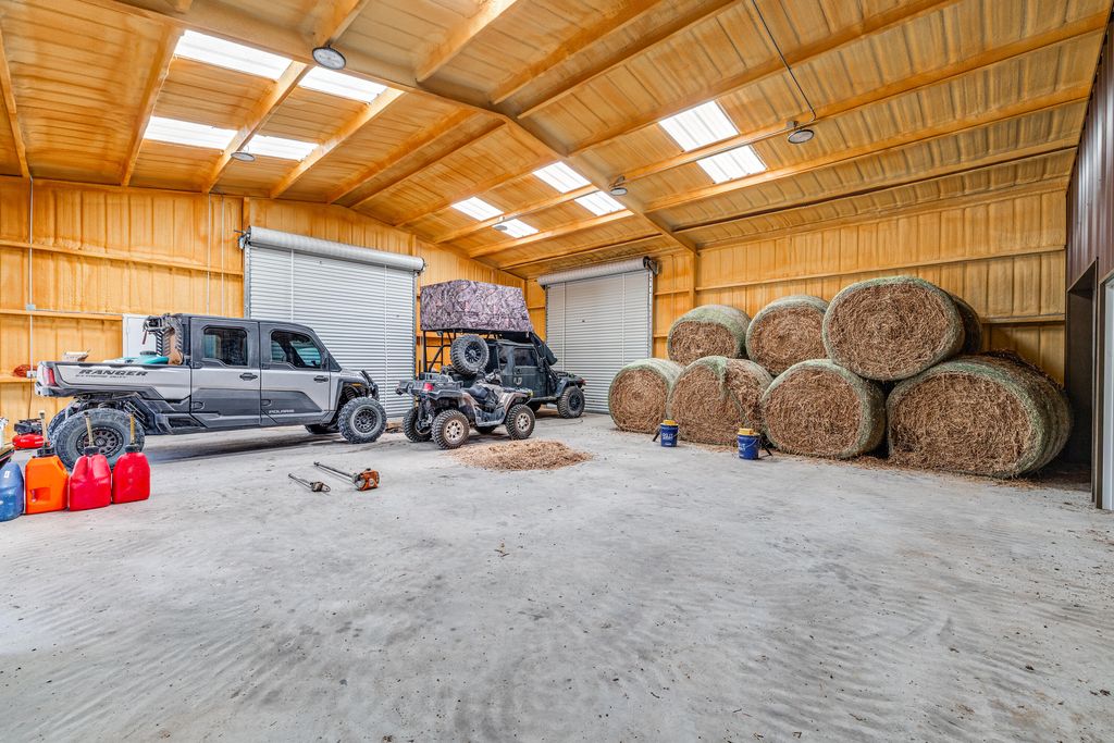 Image 88 of property listing at 1330 Private Rd 3337, Sonora, TX 76950