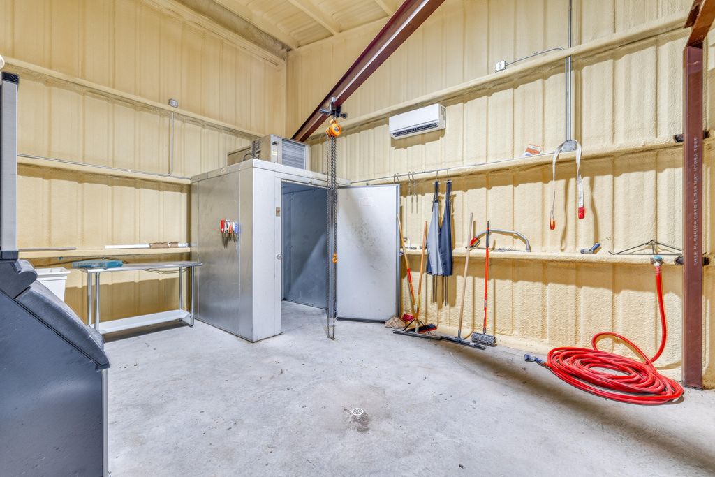 Image 89 of property listing at 1330 Private Rd 3337, Sonora, TX 76950
