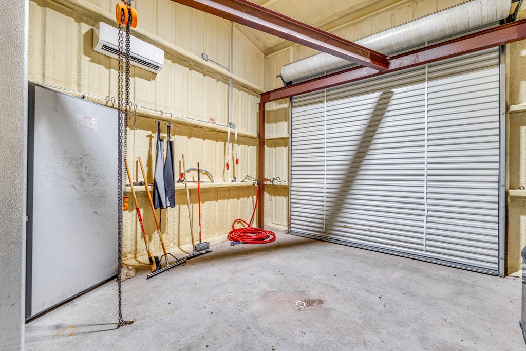 Image 90 of property listing at 1330 Private Rd 3337, Sonora, TX 76950